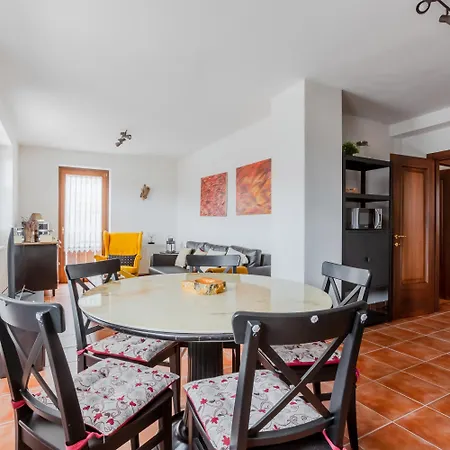 Lioda Roccia Apartment Masarie