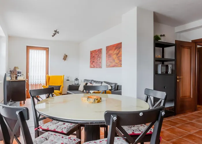 Lioda Roccia Apartment Masarie